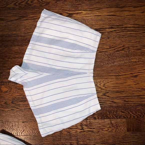 tobi light blue vertical striped shorts - Picture 2 of 3